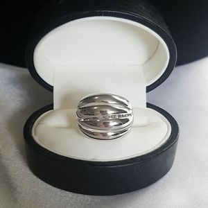 Lia Sophia Ridgeline ring size 6